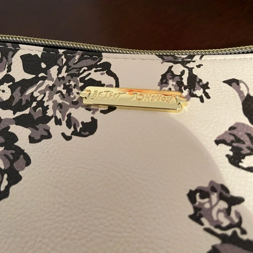 Betsey Johnson black and white rose clutch/crossbody - Picture 3 of 7